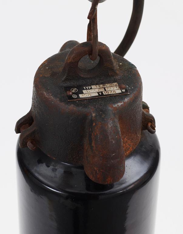 INDUSTRILAMPA, plåt, 1900-talets mitt.
