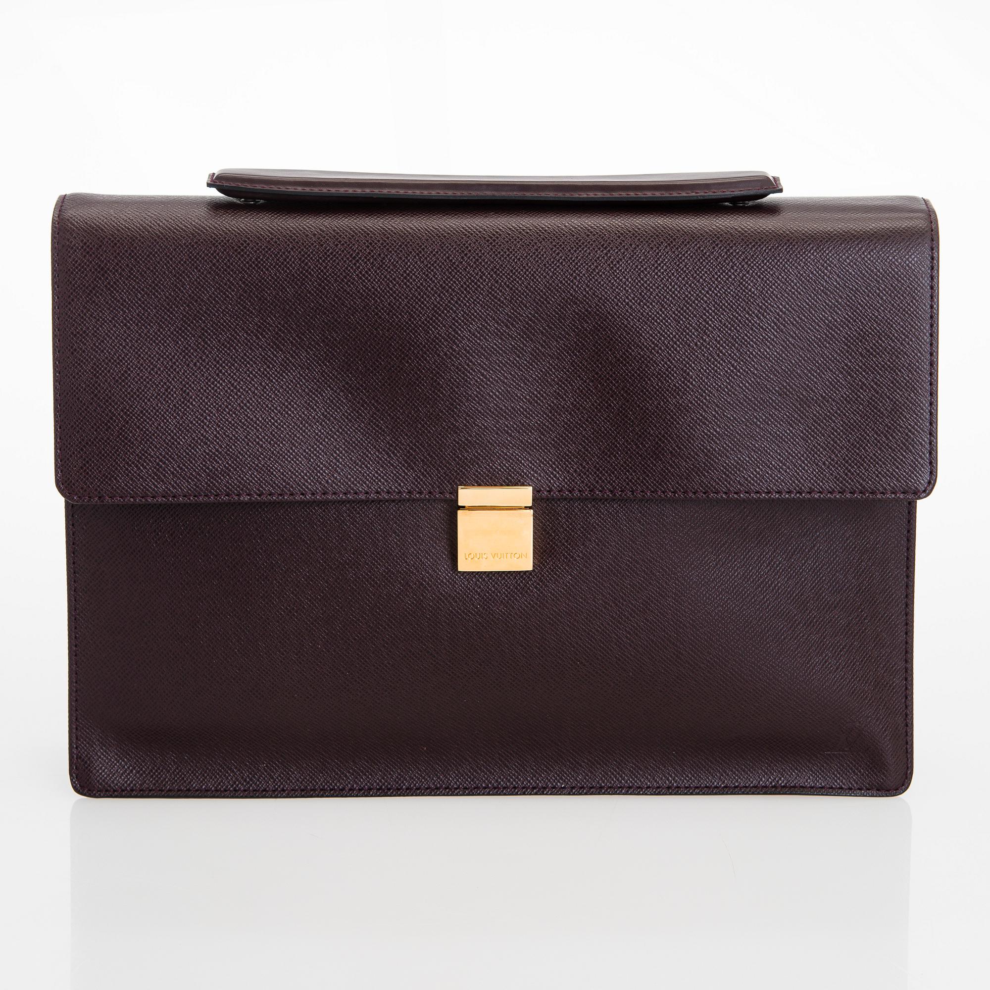 Louis Vuitton, "Taiga Porte Documents Angara", salkku.