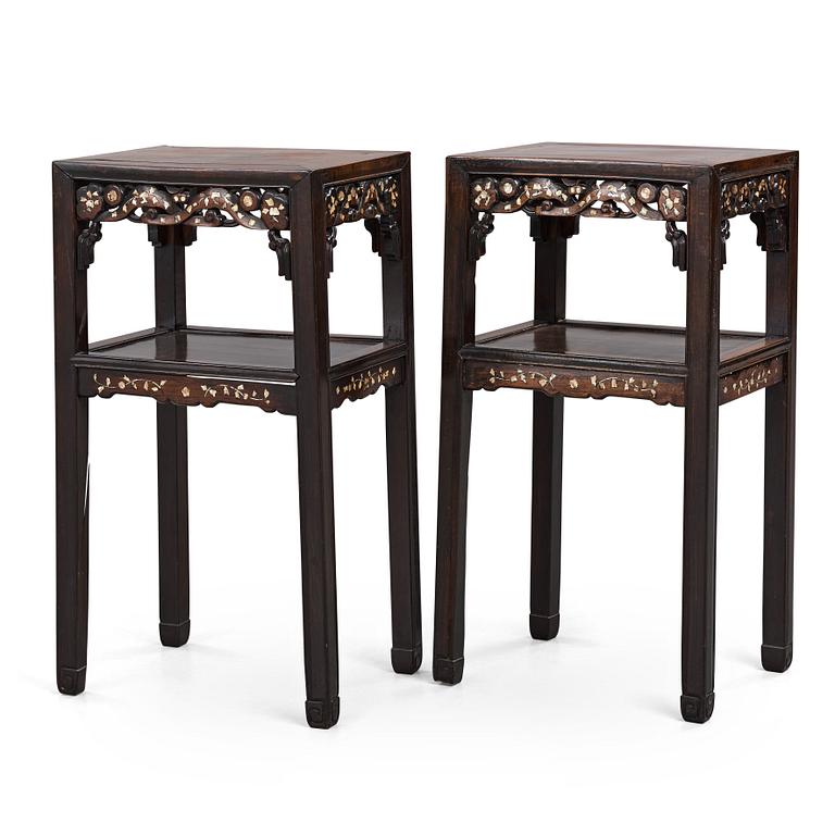 BORD, två stycken, trä. Kina, 1900-tal.