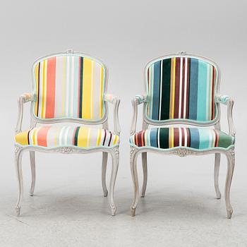 Karmstolar, ett par, rokokostil, 1900-tal.