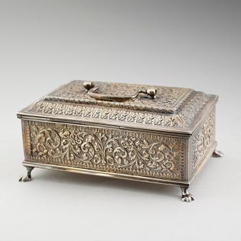 SKRIN, silver, 1900-talets första hälft. Vikt ca 447 gram.