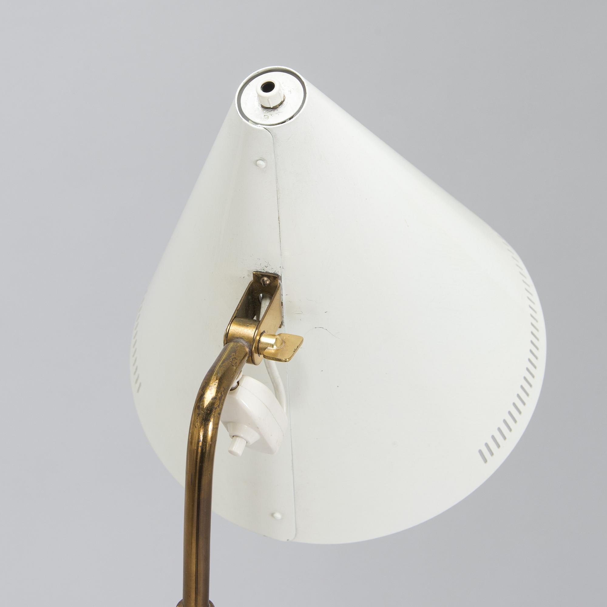 Paavo Tynell, golvlampa, modell K10-10, Idman, 1900-talets mitt.