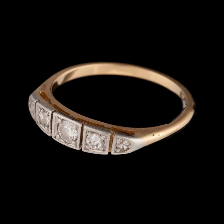 RING, 18K guld, diamanter. A. Tillander, 1953. Vikt ca 1,8 g.