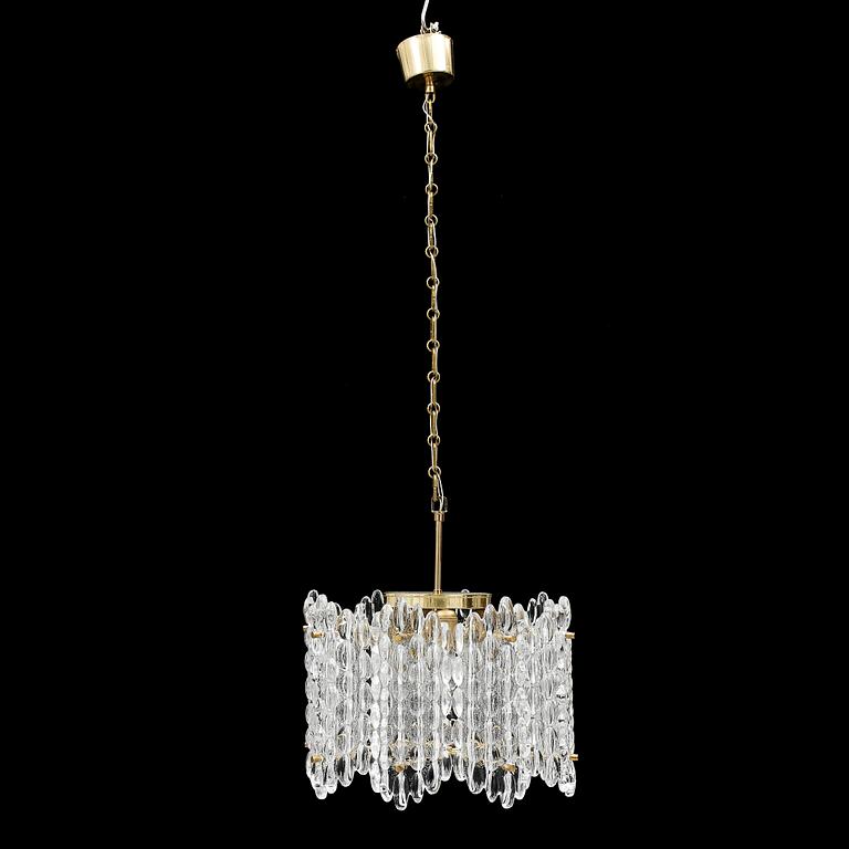 TAKLAMPA, glas och mässing, Carl Fagerlund, Orrefors, 1900-talets andra hälft.