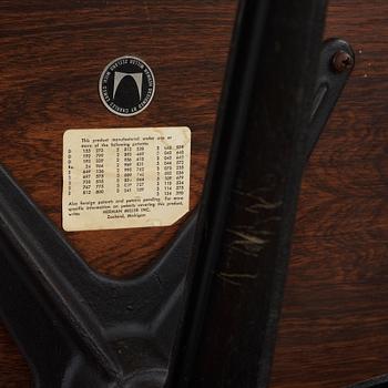 CHARLES & RAY EAMES, "Lounge Chair", fåtölj med fotpall, Herman Miller, USA 1960-70-tal.