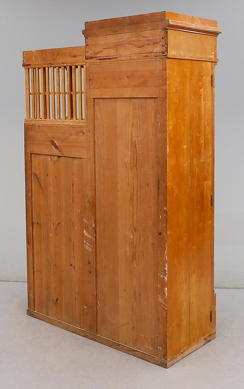 KLÄDSKÅP, Karl Johan-stil, 1900-talets första hälft.