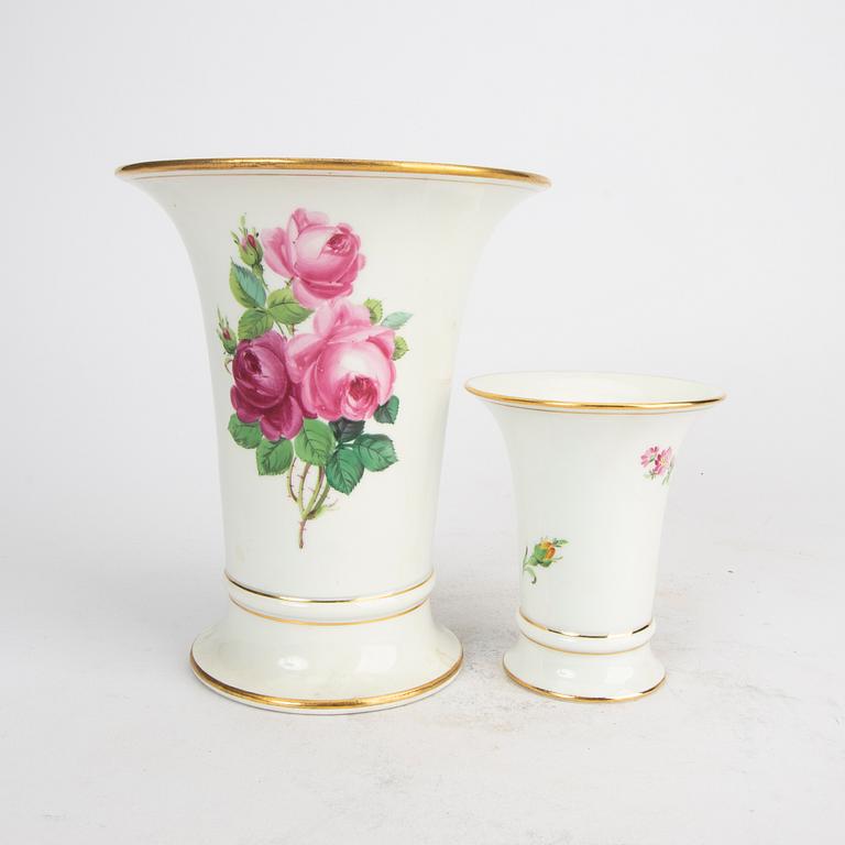 A set of two Meissen porcelain vases first half of the 20th century.