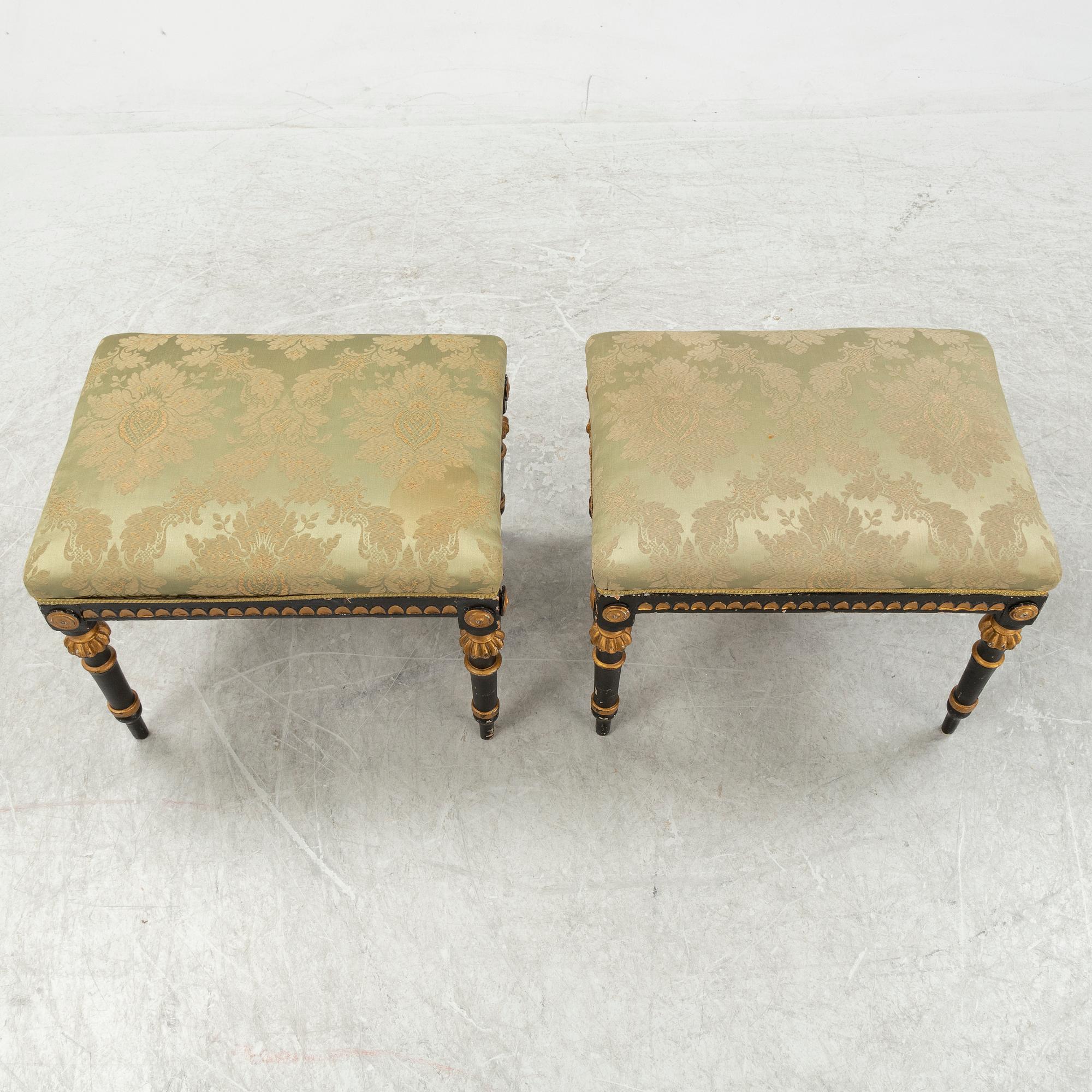 Taburetter, ett par, gustaviansk stil, 1800-talets senare del.