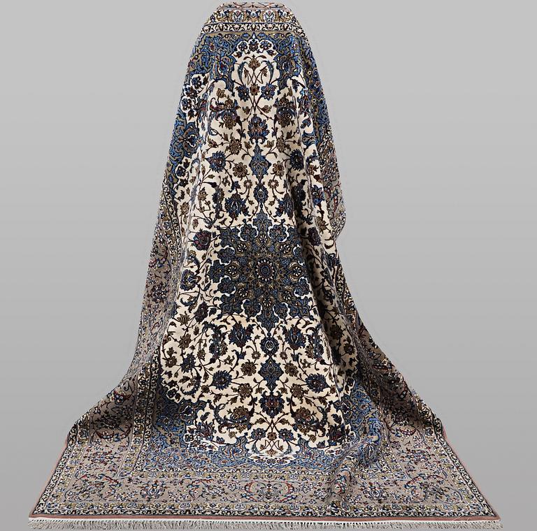 A rug, Esfahan, part silk, ca 245 x 155 cm.