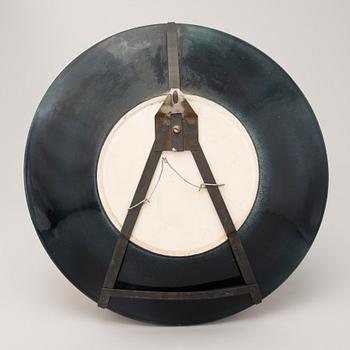 BIRGER KAIPIAINEN, a decorative dish signed Kaipiainen Arabia.