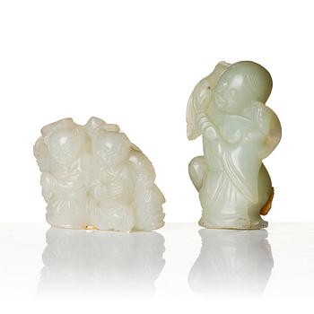 Skulpturer, två stycken, nefrit. Kina, sen Qing dynasti.