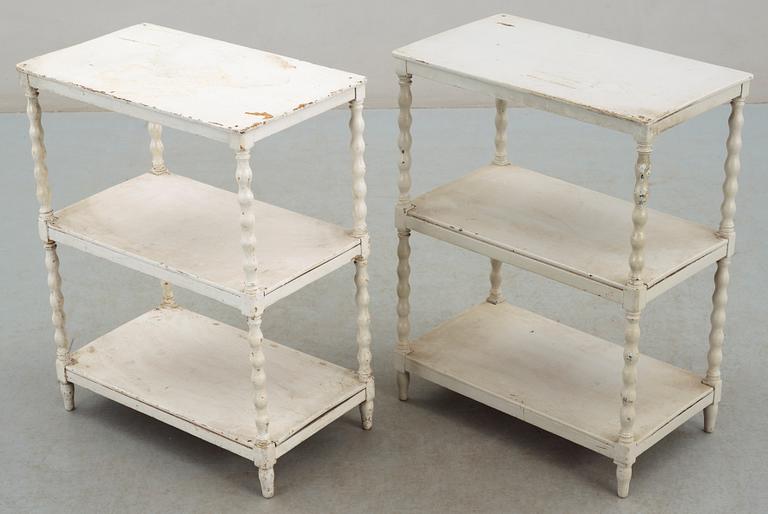 ETAGERER, ett par, 1800-tal.