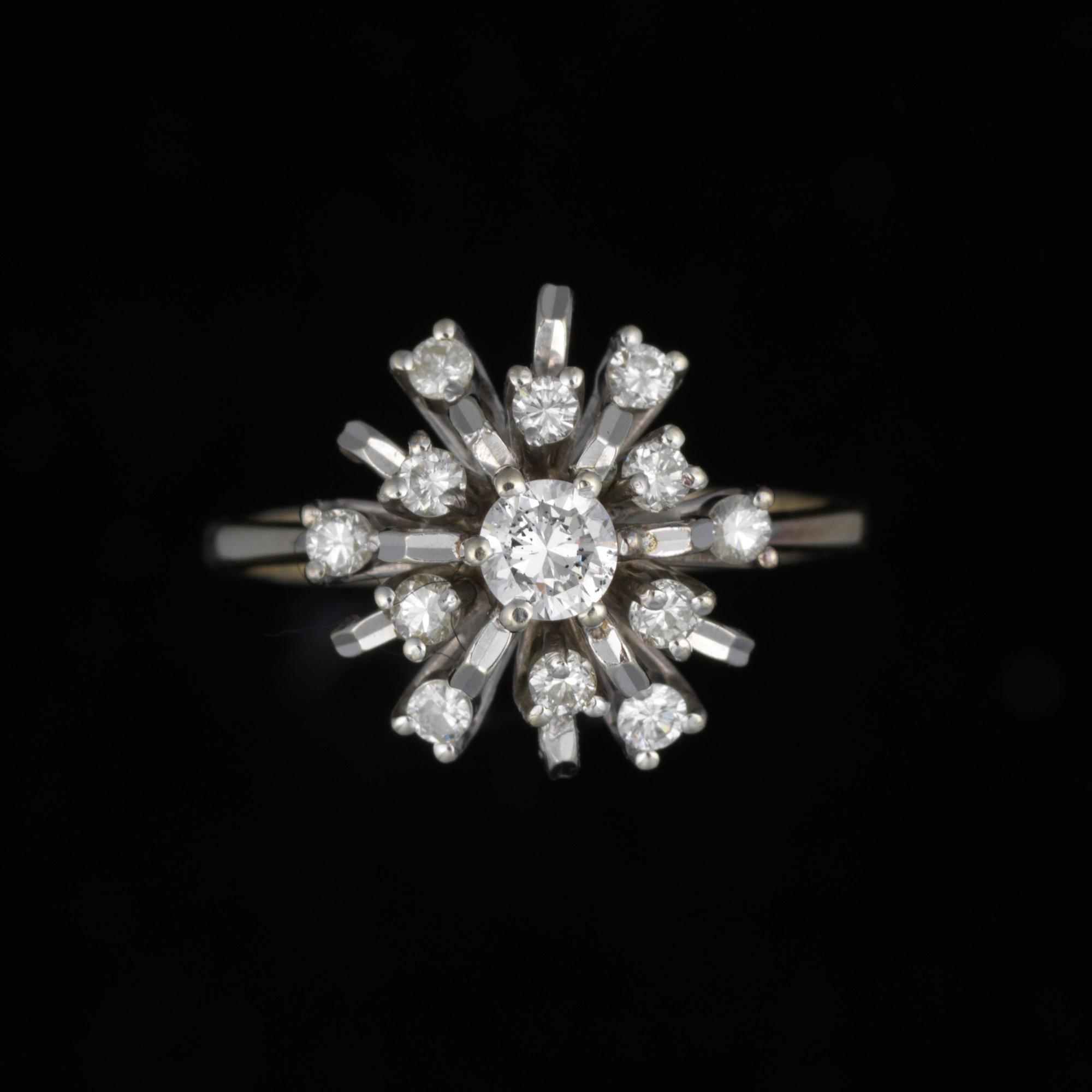 RING, 18K guld, diamanter. Vikt ca 5,4 g.