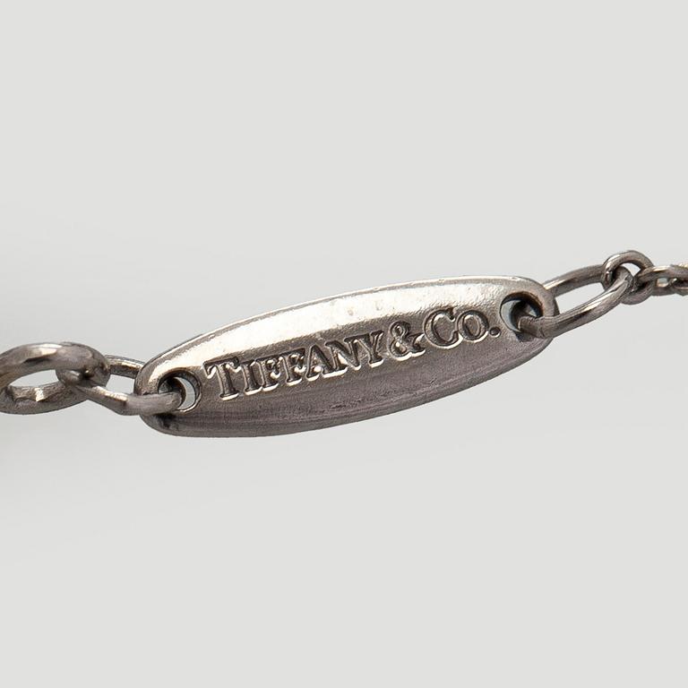 Tiffany & Co, Elsa Peretti, a platinum necklace, "Diamonds by the Yard' with a brilliant-cut diamond.