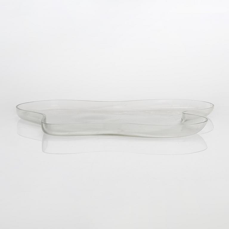 Alvar Aalto, a '3034' dish signed Alvar Aalto 3034. Manufactured by Iittala early 1960s.