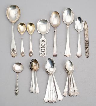 BESTICK, 21 delar, silver, olika modeller, svenska och norska stämplar, 1900-tal. Vikt ca 487 gram.