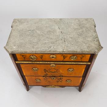 A Gustavian chest of drawers, late 18th century.