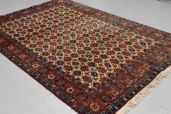A carpet, semi-antique Veramin, ca 300 x 204 cm.