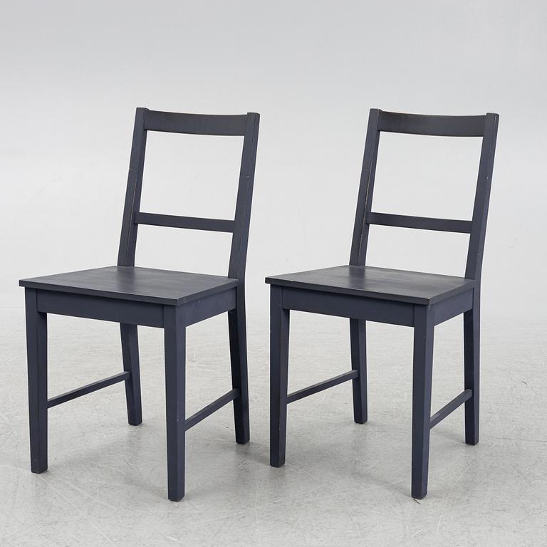 Nirvan Richter, skrivbord, "Multi-O", samt stolar, ett par, Norrgavel.