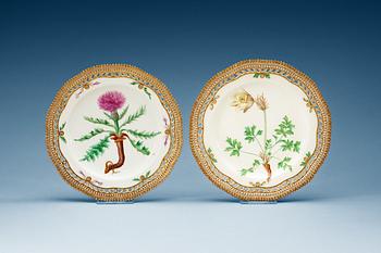 674. A set of 18 Royal Copenhagen 'Flora Danica' dessert dishes, 20th Century.