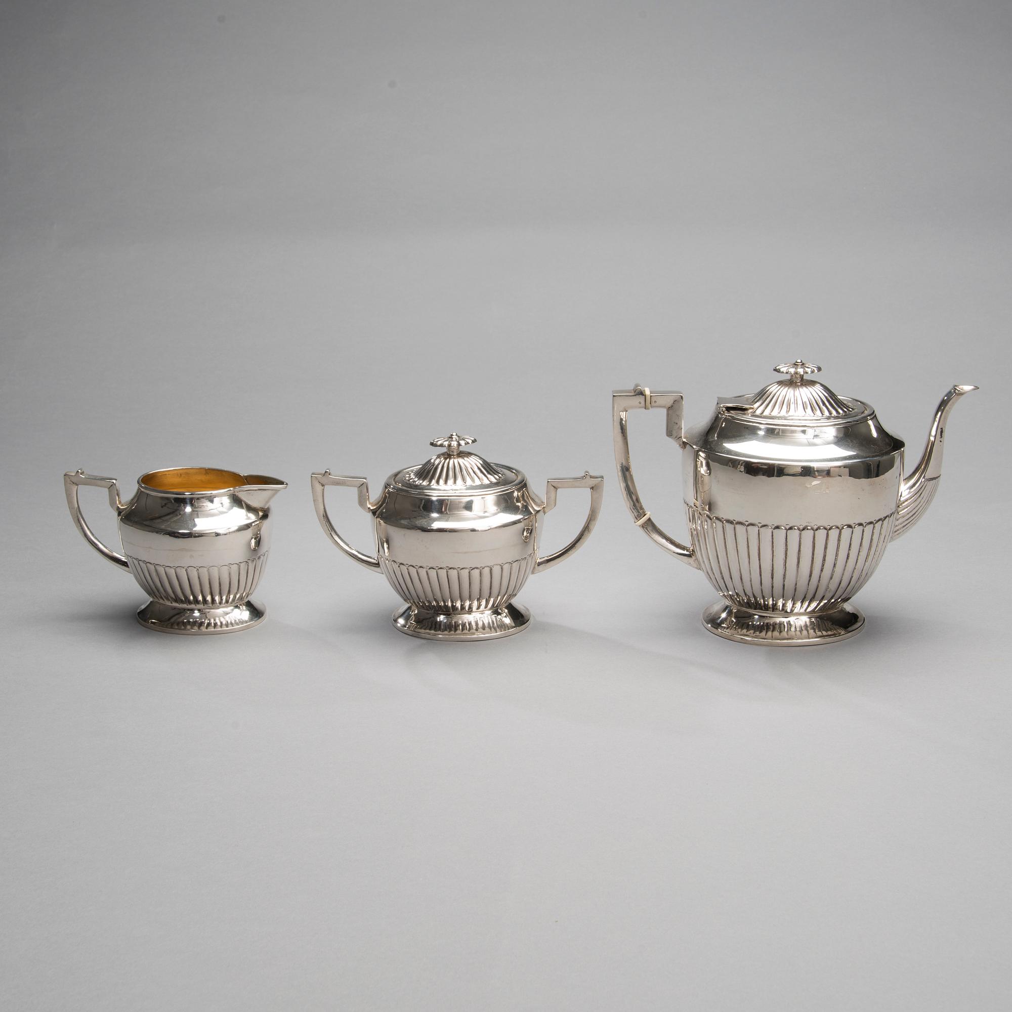 KAFFESERVIS, 3 delar, silver, Helsingfors 2001. Totalvikt 2134 g.