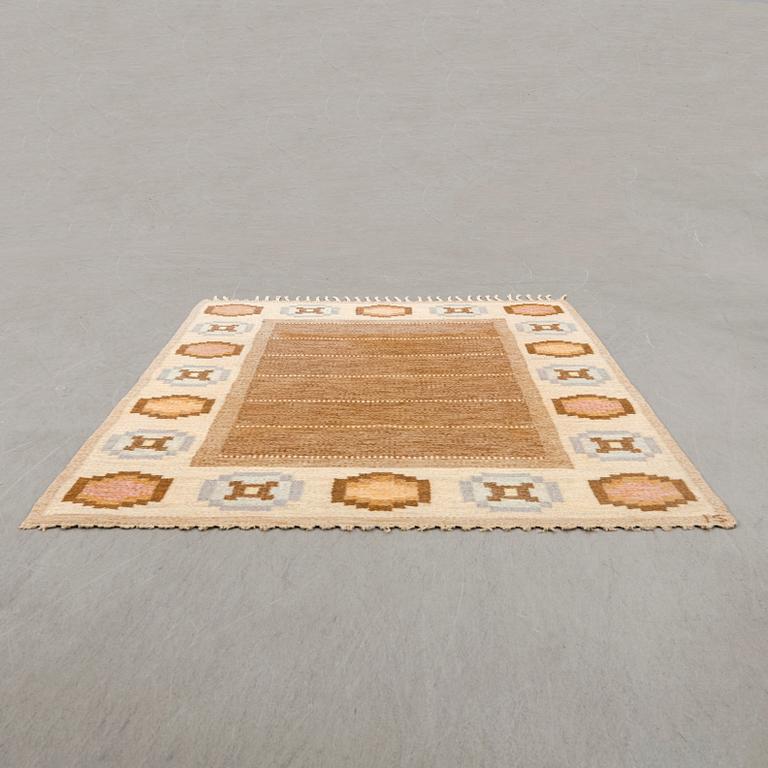 Ingegerd Silow, rug, flat weave, signed IS, approx. 207 x 136 cm.