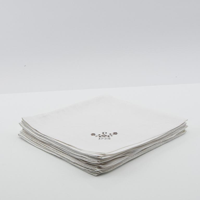 Napkins a total of 73 pcs damask various patterns first half of the 20th century.