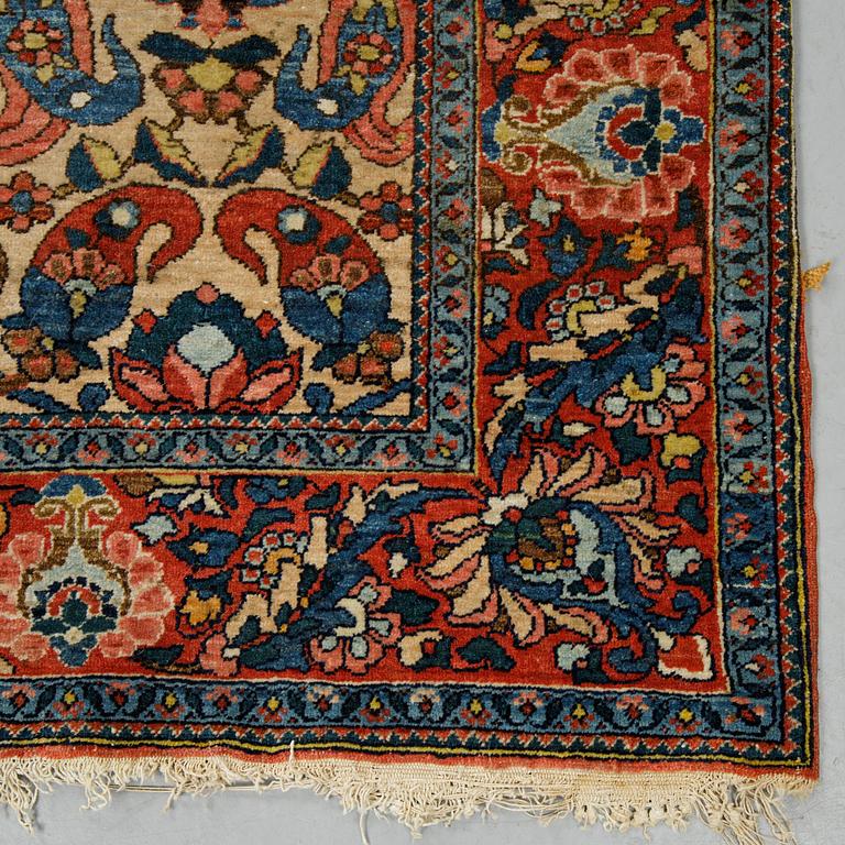 Matto, semi-antique Bakthiari, ca 200 x 138 cm.