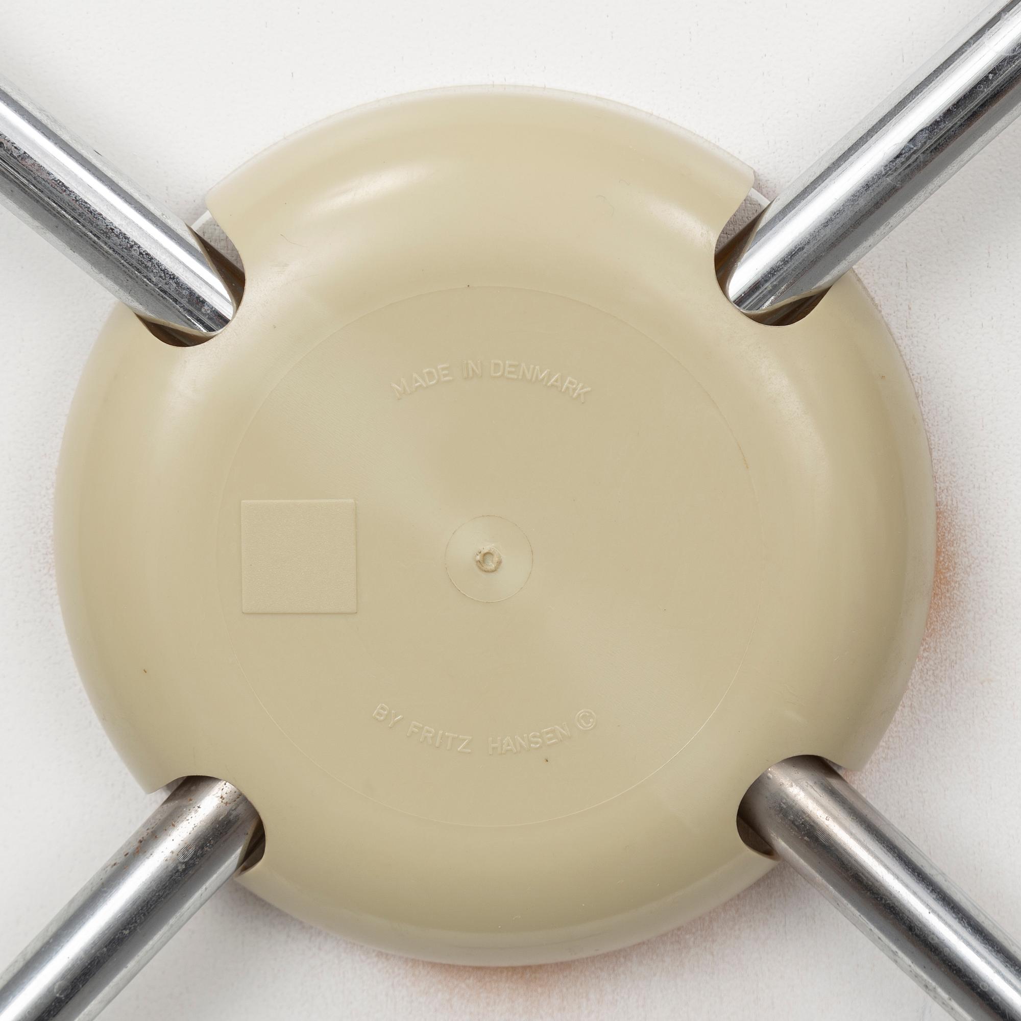 ARNE JACOBSEN, a set of six Sjuan chairs, Fritz Hansen, Denmark 1992.