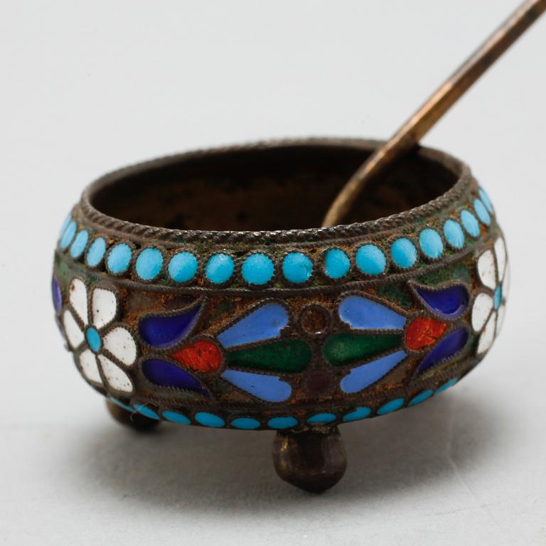 A pair of salt cellars with spoons, silver and enamel, Russia, around turn of the century 1900. Weight 42 g.