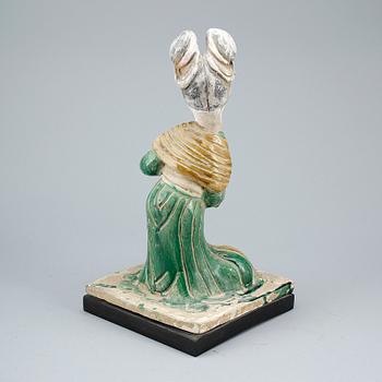 FIGURIN, lergods, Tang stil, 1900-tal.