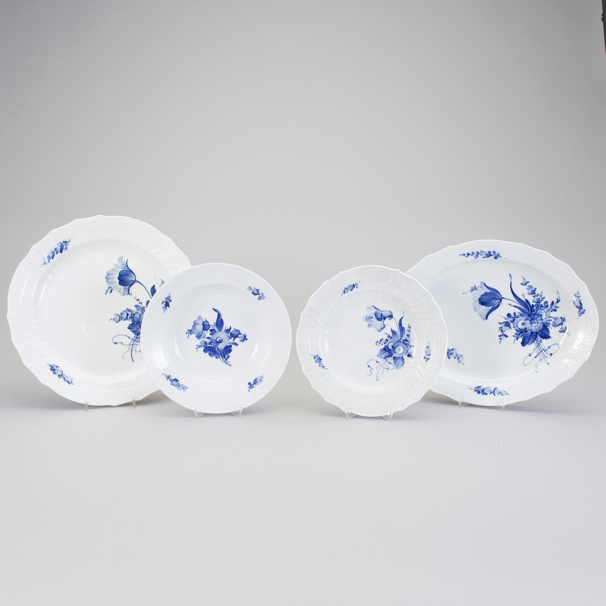 MATSERVIS, 116 delar, porslin, "Blå blomst", Royal Copenhagen.