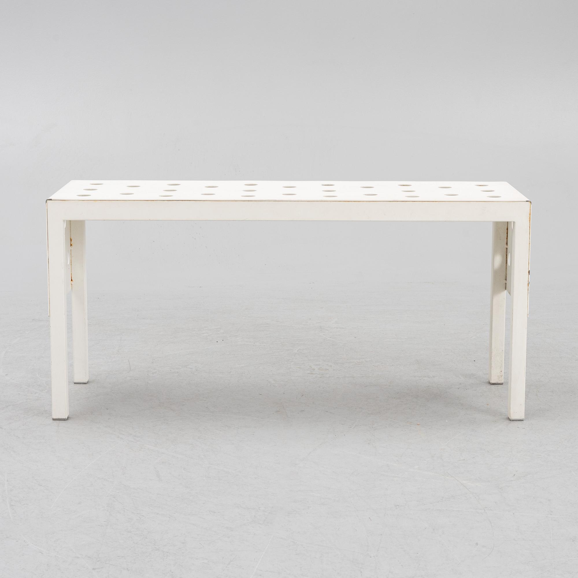 Thomas Sandell, garden bench, "Bench Air" Asplund, 21st century.