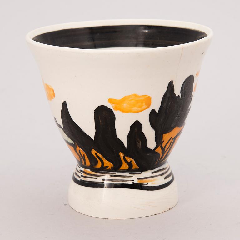 Gerda Thesleff, A ceramic bowl signed GT.