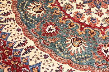 A rug, Ziegler design, diameter approx. 268 cm.