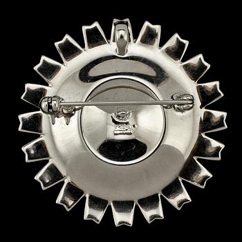 BROSCH, sterlingsilver samt emalj, "Daisy", Georg Jensen. Vikt 18 g.