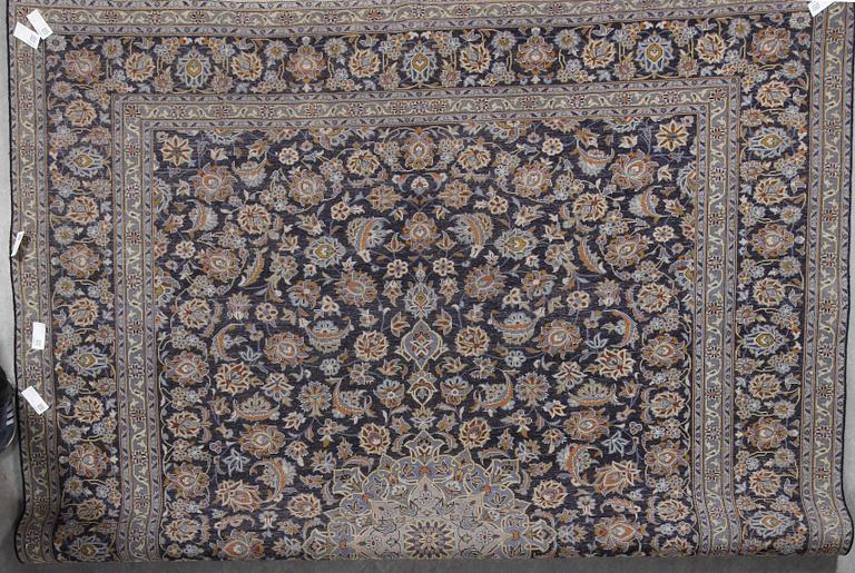 MATTA, Keshan, ca 408x300 cm.