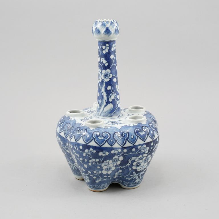 TULPANVAS, porslin, Kina, 1800-tal.