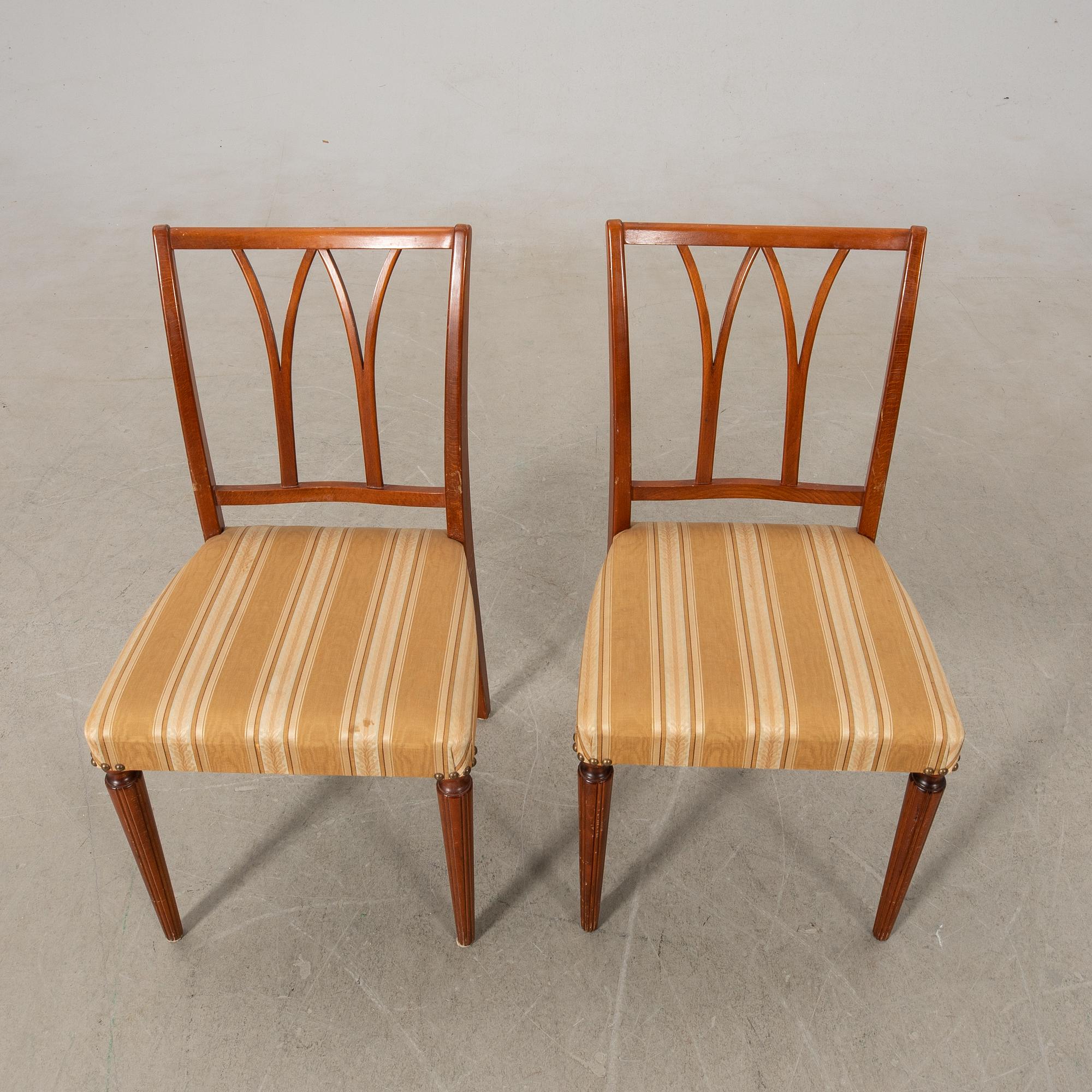 Stolar ett par 1900-talets mitt.