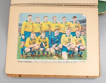 SAMLING FOTBOLLSAUTOGRAFER, bla Ryska landslaget -64, Benfica, Nacka Skoglund, Prawitz Öberg, 1960-70-tal.