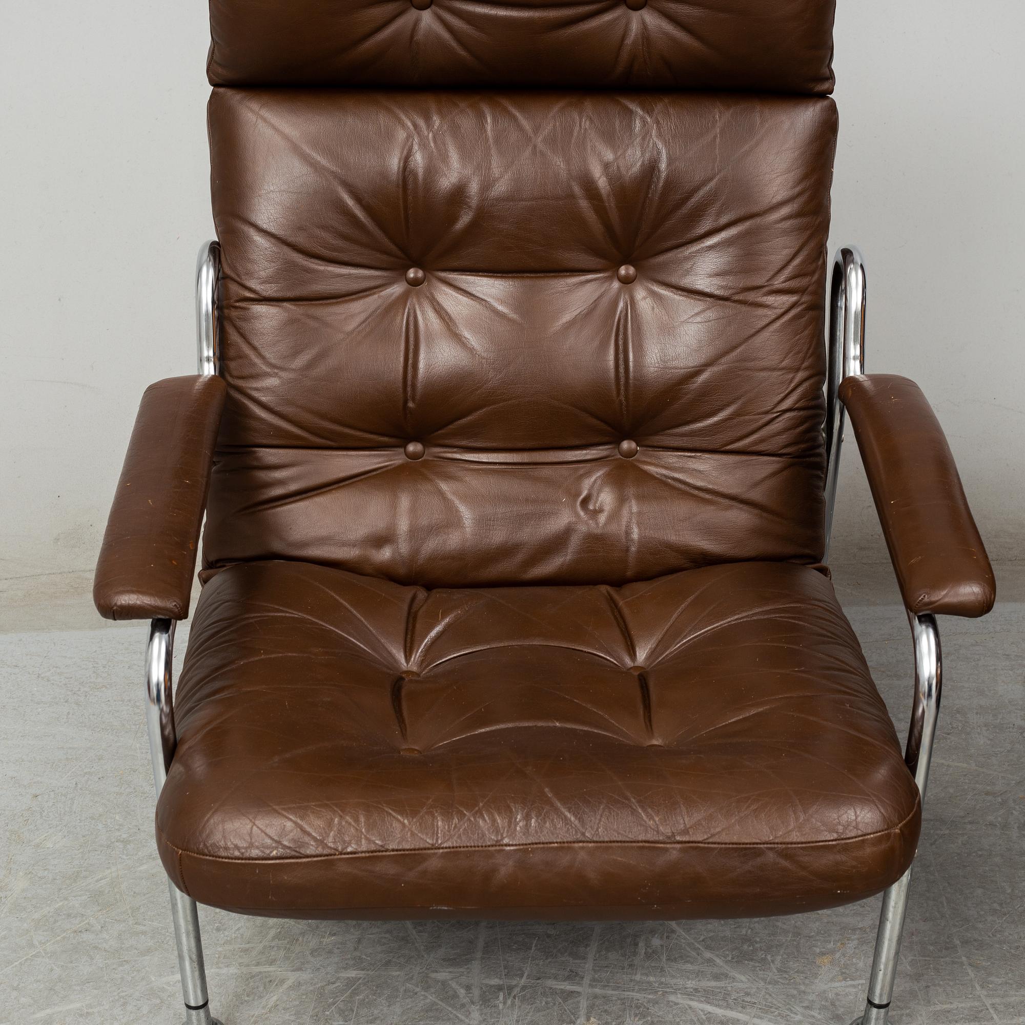 A pair of easy chairs, second half of the 20th century.