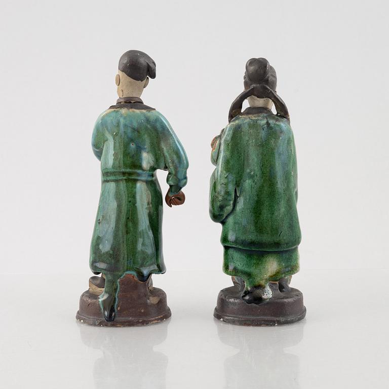A set of two Chinese porcelain figures, ealry 20th century.