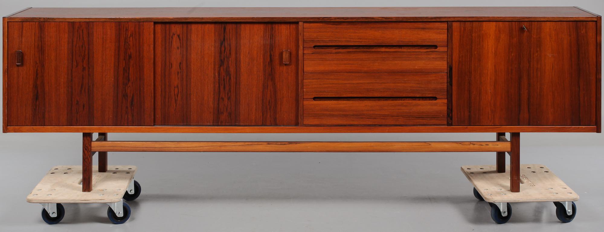 SIDEBOARD, "Grand", Nils Jonsson, 1900-talets andra hälft.