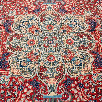 Matto, semi-antique Tabriz, ca 353 x 241 - 245 cm.