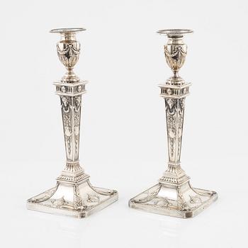 Ljusstakar ett par, silver, Louis XVI-stil, Wien, Österrike, omkring år 1900.