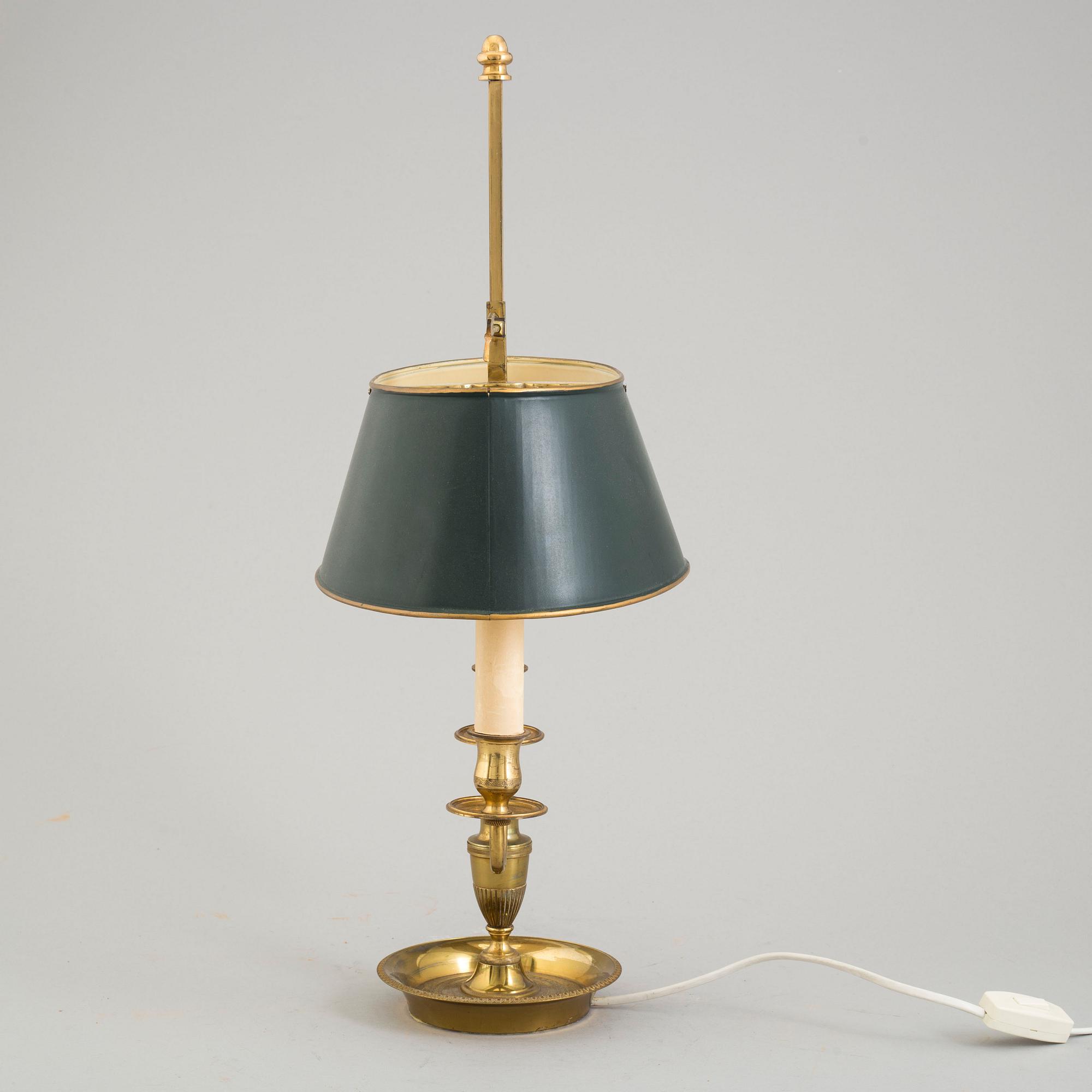 a mid 20th century tabe lamp.