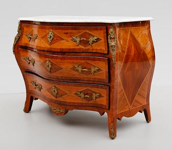 BYRÅ, rokokostil, 1800-talets andra hälft.