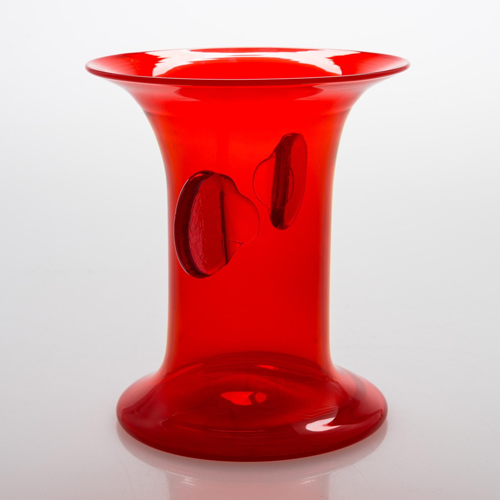 Oiva Toikka, a vase signed Oiva Toikka Nuutajärvi Notsjö.