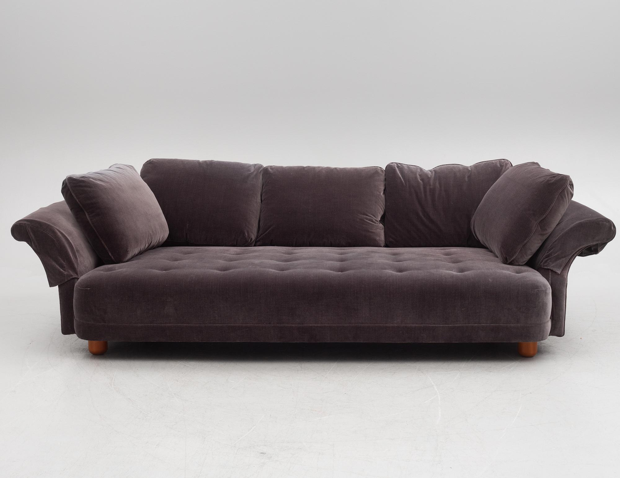 Josef Frank, soffa, "Liljevalchssoffan", Firma Svenskt Tenn, 2019.