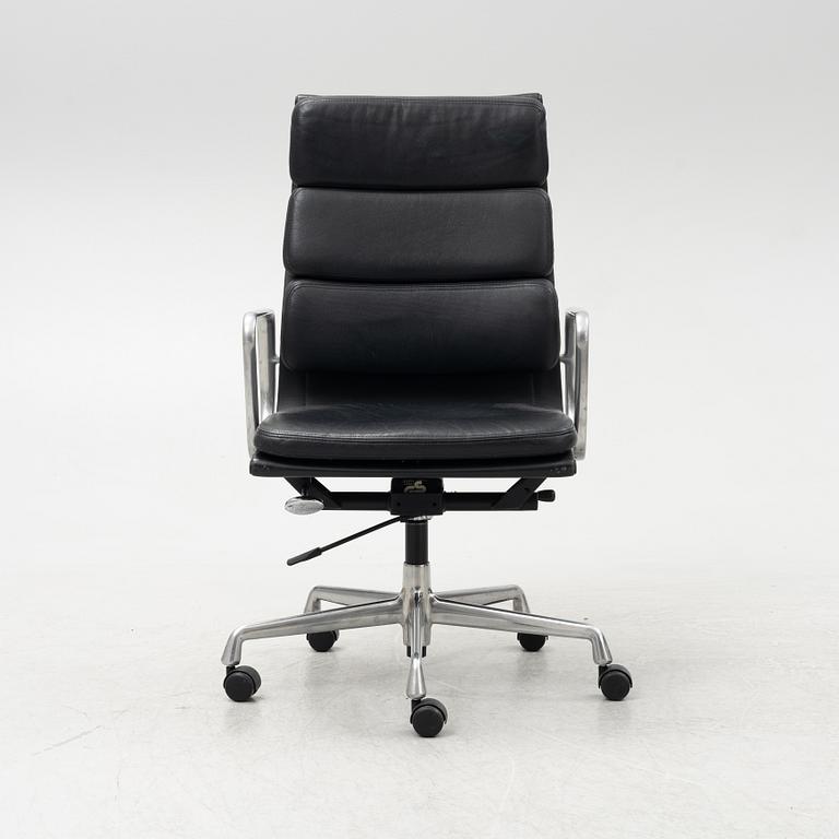 Charles & Ray Eames, a model EA 219, swivel office armchair.